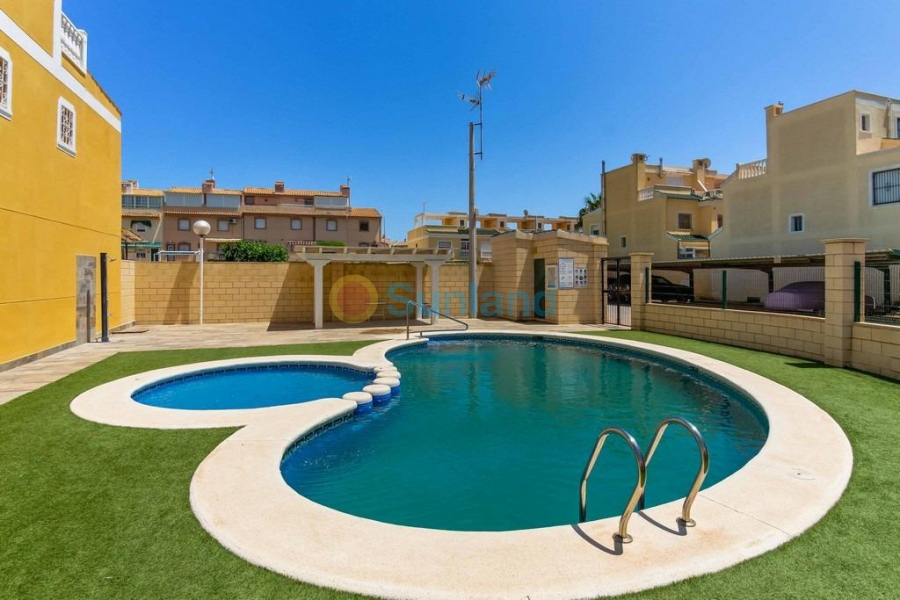Använda fastigheter - Terraced house - Torrevieja - Torreblanca
