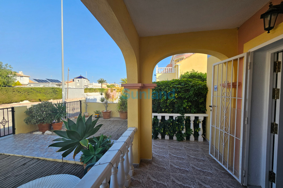 Använda fastigheter - Villa - Playa Flamenca - Las Chismosas