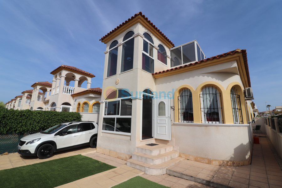 Använda fastigheter - Villa - Benimar