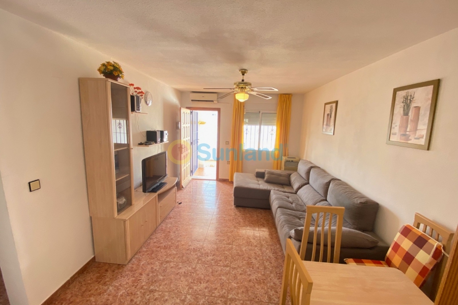 Använda fastigheter - Lägenhet - Torrevieja - El Limonar