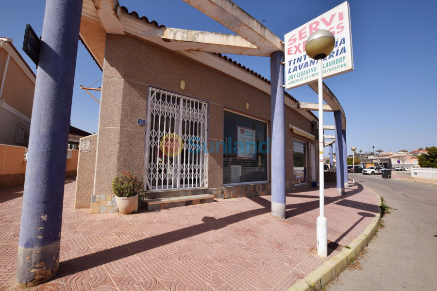 Använda fastigheter - Commercial space - Ciudad Quesada - Doña Pepa