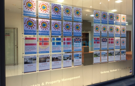 La oficina en Benijofar en España esta abierta