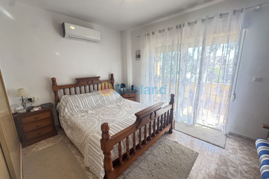 Använda fastigheter - Villa - Villamartin - Lomas del Golf