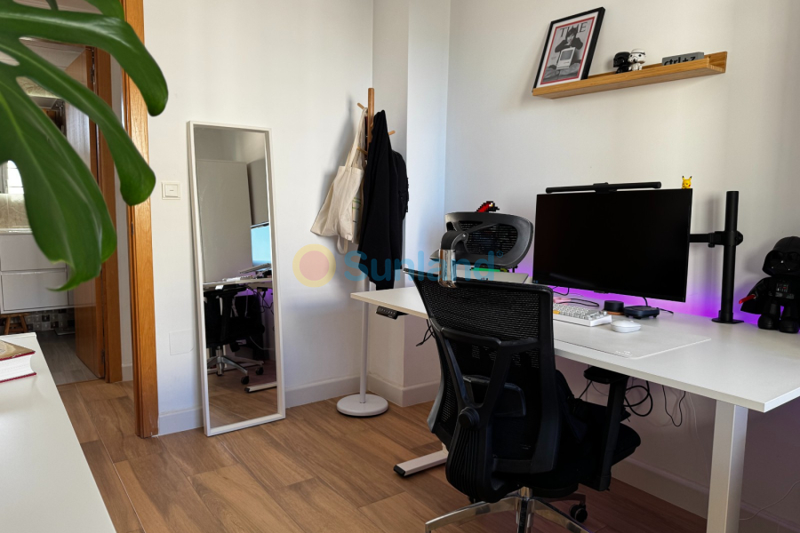 Segunda mano - Apartamento - Guardamar del Segura - Puerto Deportivo