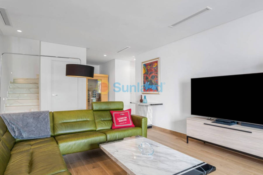 Вторичка - Bилла - Ciudad Quesada