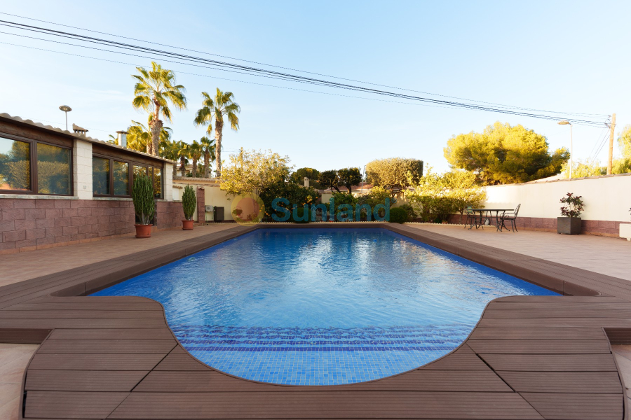 Resale - Villa - Torrevieja - 