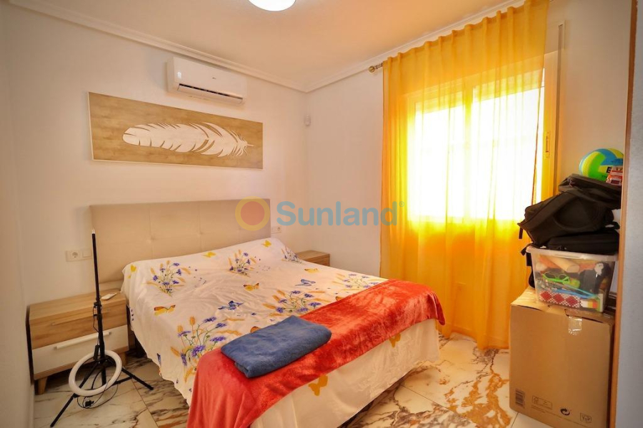 Resale - V - San Miguel De Salinas - Residencial los flamencos