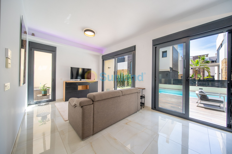 Använda fastigheter - Villa - Orihuela Costa - Lomas De Cabo Roig