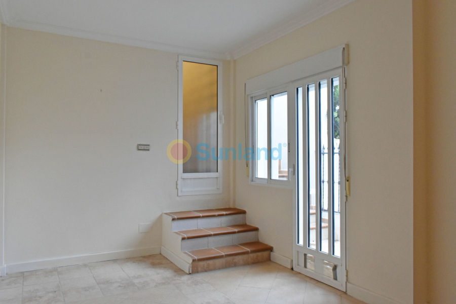 Resale - V - Torremendo