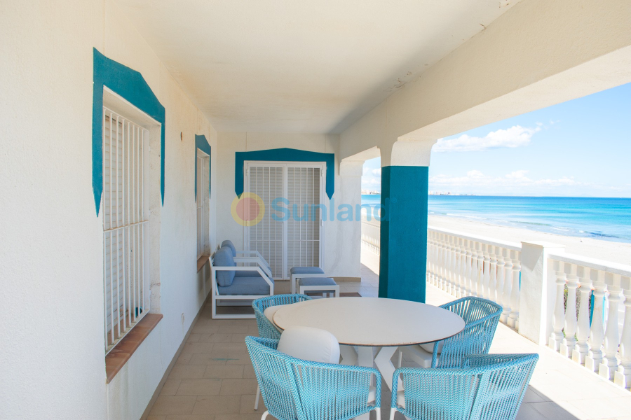 Resale - Villa - La Manga del Mar Menor - 