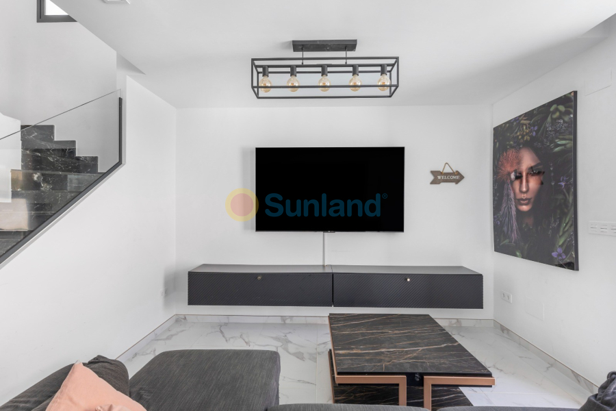 Resale - Villa - Los Montesinos - 