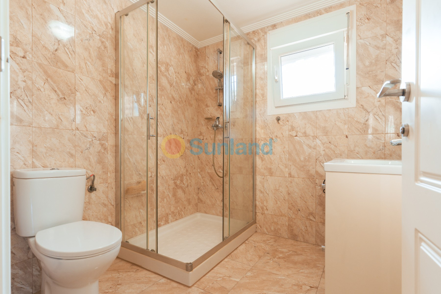 Resale - Villa - Torrevieja - 