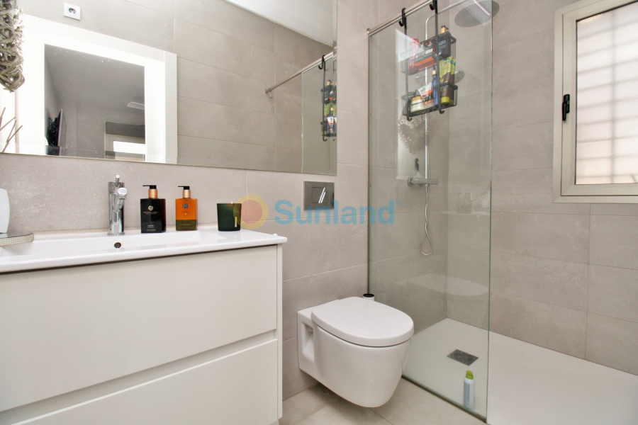 Använda fastigheter - Villa - Villamartin