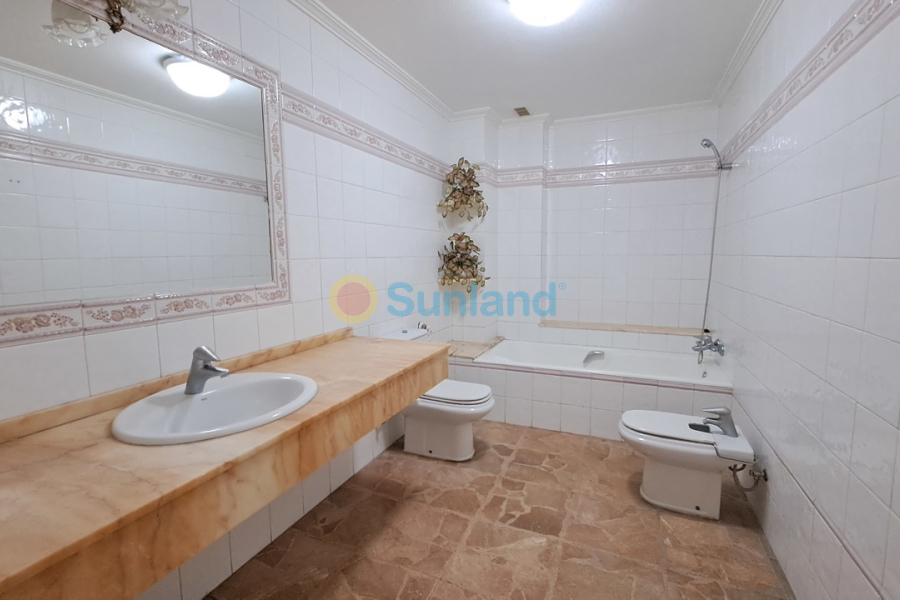 Segunda mano - A - Torrevieja