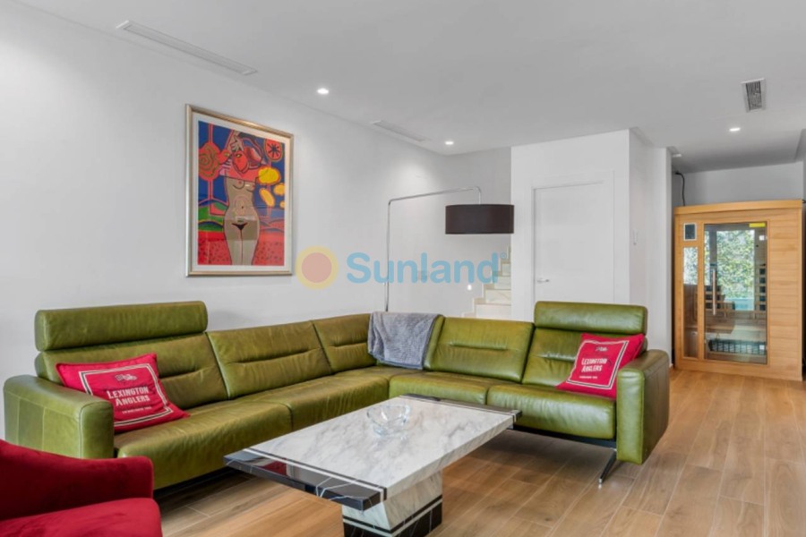 Вторичка - Bилла - Ciudad Quesada