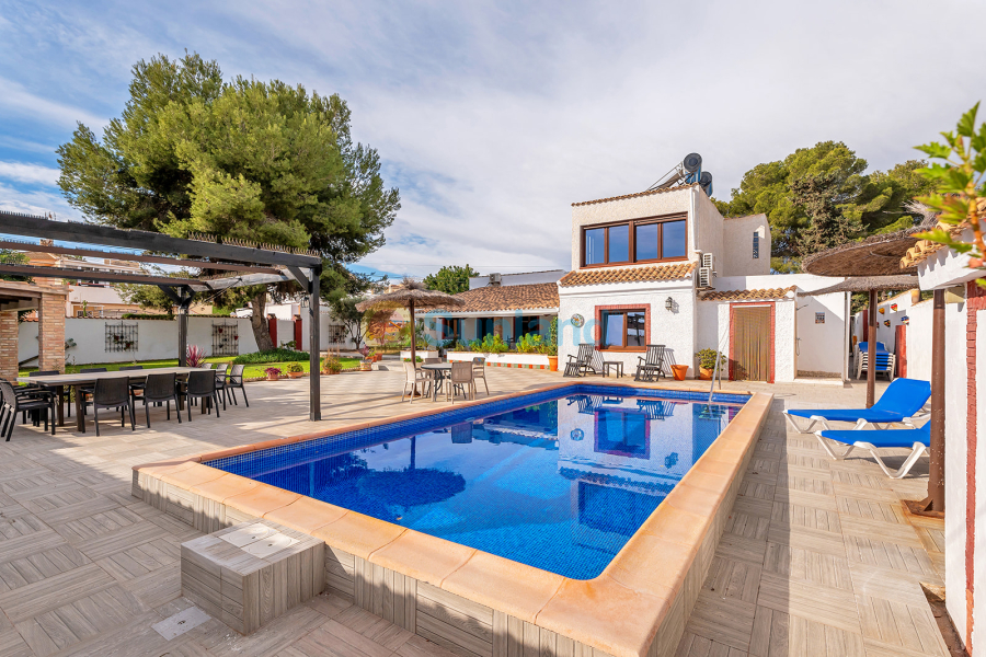 Använda fastigheter - Villa - Orihuela Costa - Lomas De Cabo Roig