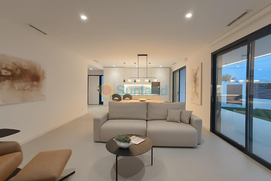 Вторичка - Bилла - Ciudad Quesada