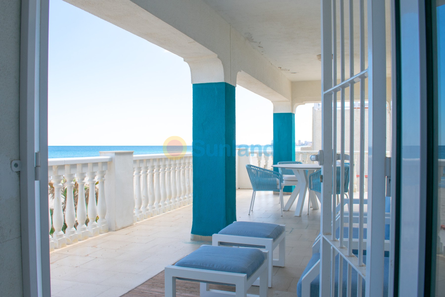 Resale - Villa - La Manga del Mar Menor - 