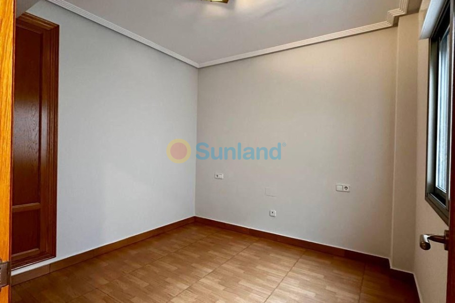Resale - Apartment - Torrevieja