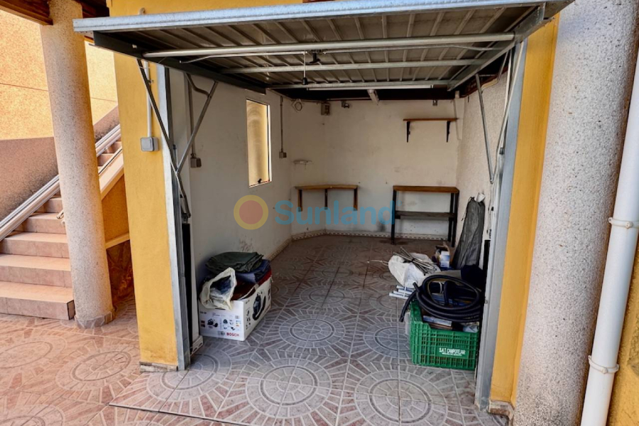 Använda fastigheter - Villa - Benferri