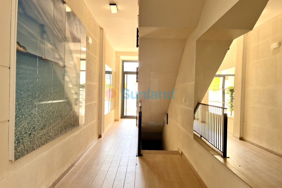 Resale - P - Los Dolses