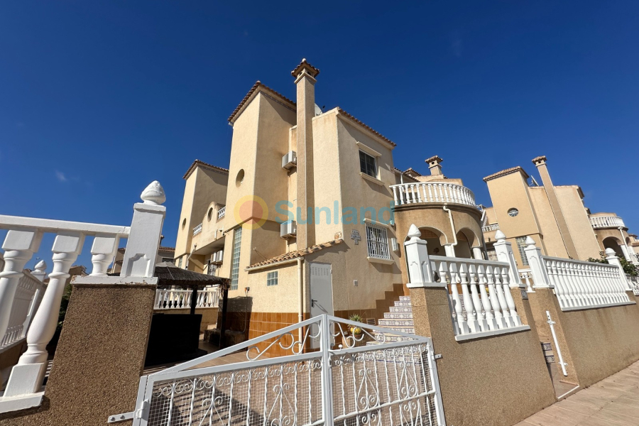 Resale - Villa - Orihuela Costa - Villamartin