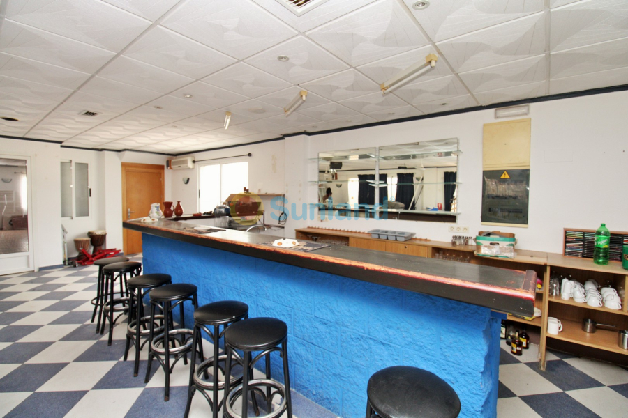 Resale - Commercial - Villamartin