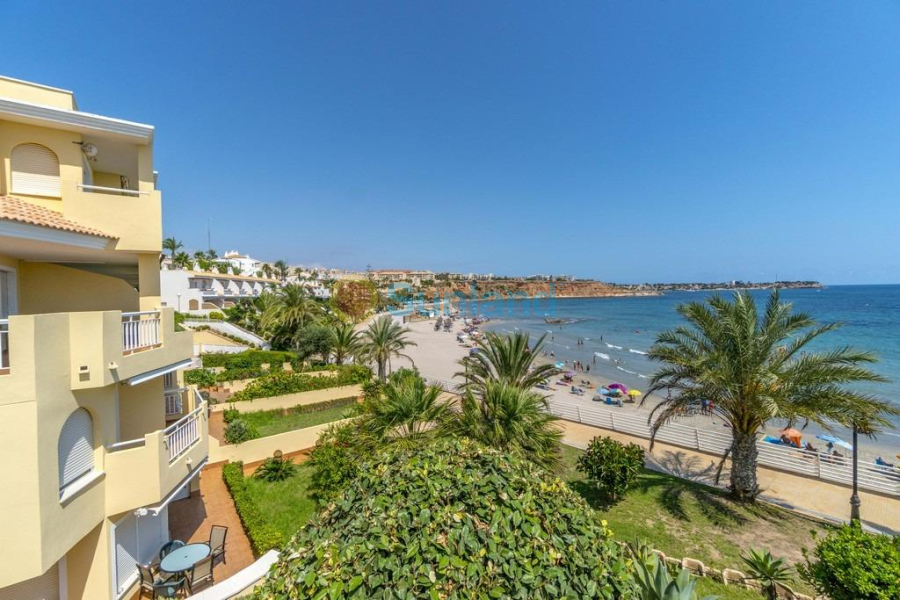 Resale - Apartment - Orihuela Costa - Campoamor