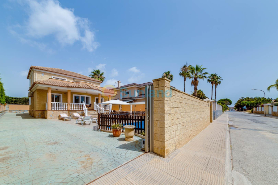 Resale - Villa - San Javier - 