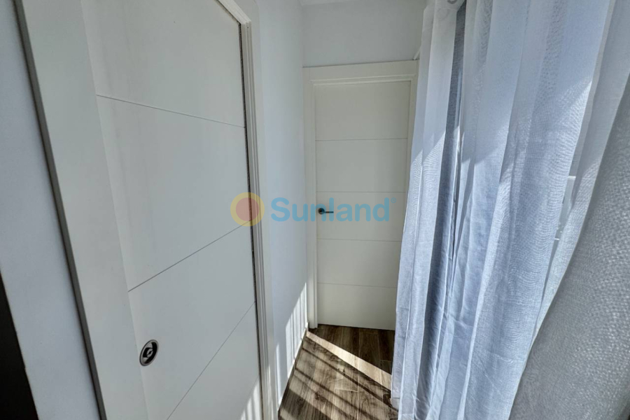 Resale - Villa - Punta Prima - 