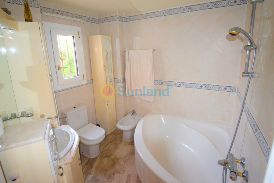 Resale - Villa - Guardamar del Segura - El Moncayo