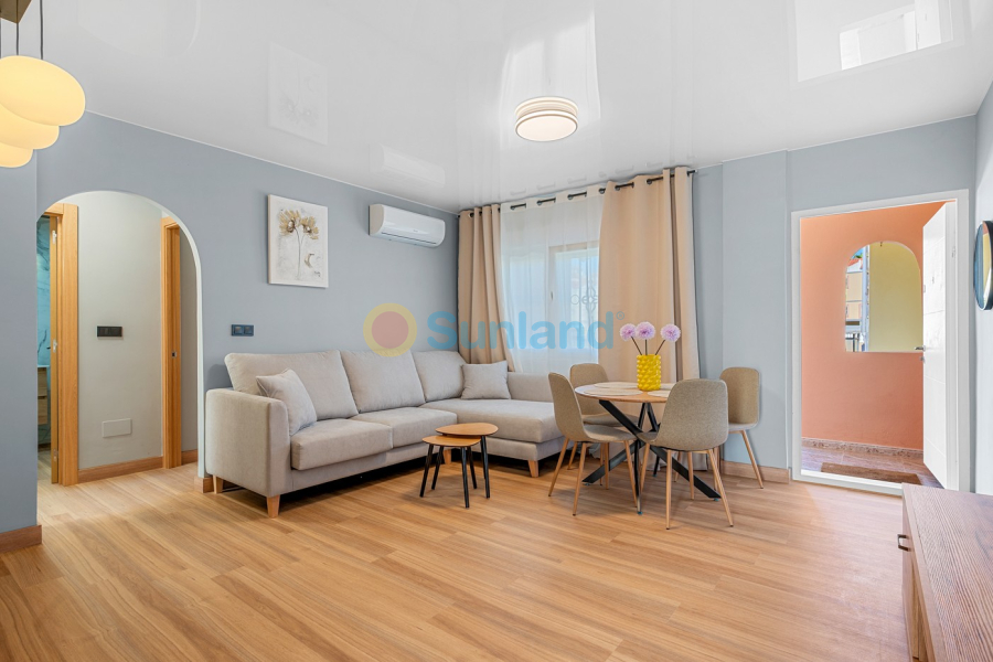 Resale - Apartment - San Miguel de Salinas - Orihuela Costa