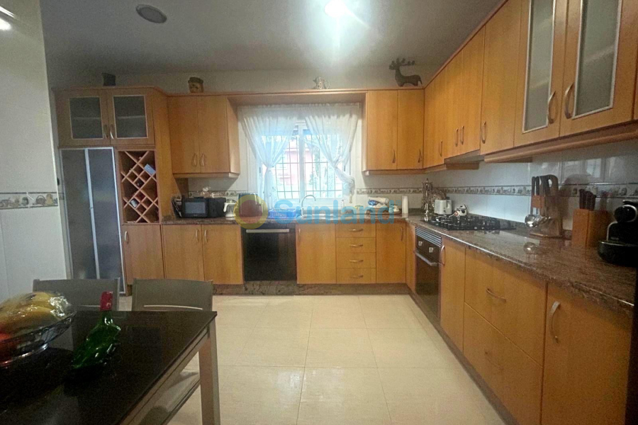 Resale - Villa - Orihuela Costa - Altos de Campoamor