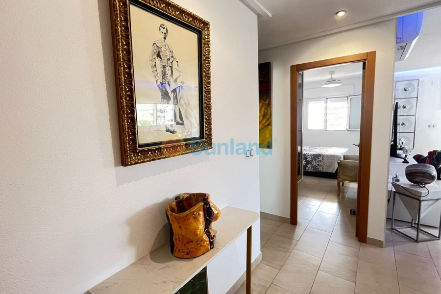 Resale - A - Los Dolses