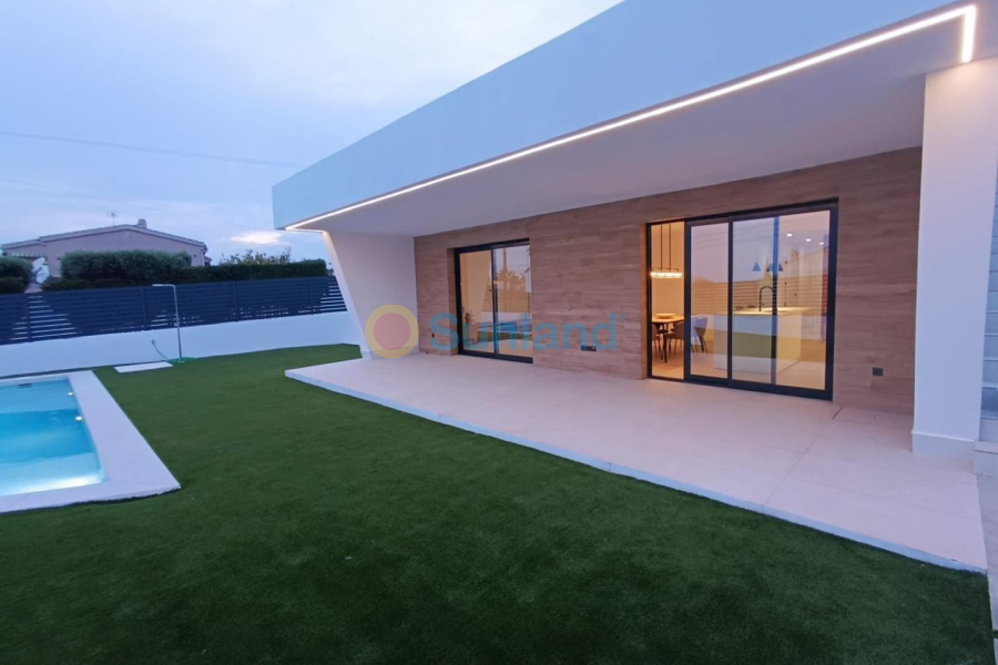 Вторичка - Bилла - Ciudad Quesada