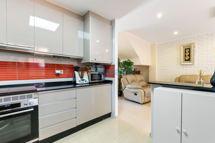 Resale - Townhouse - Torrevieja - 