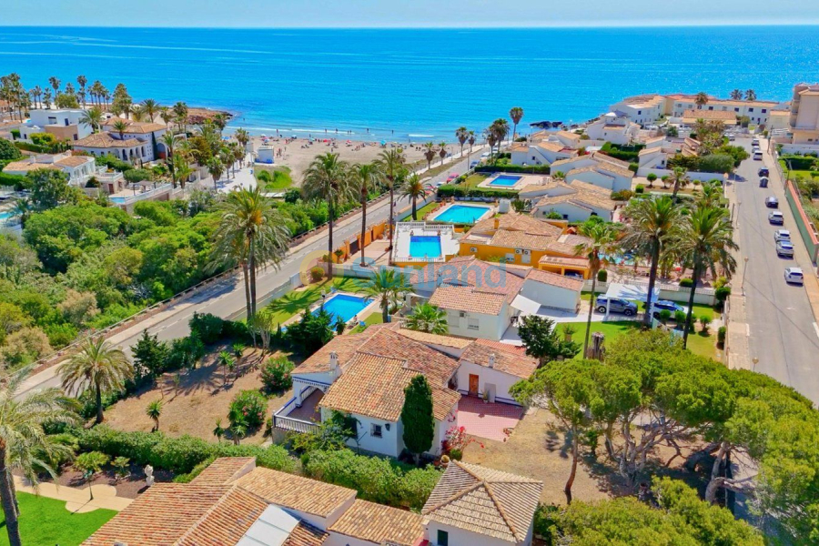 Resale - Villa - Orihuela Costa - Playa Flamenca
