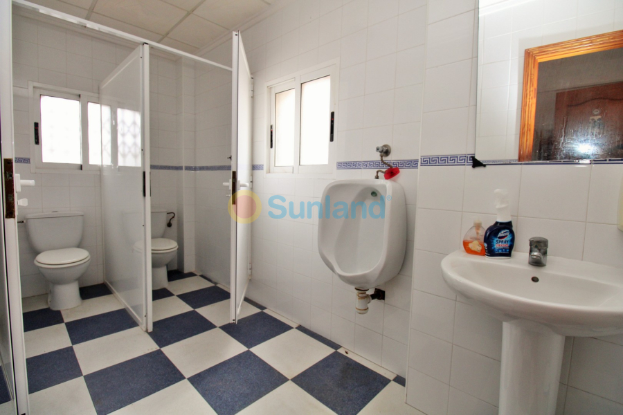 Resale - Commercial - Villamartin