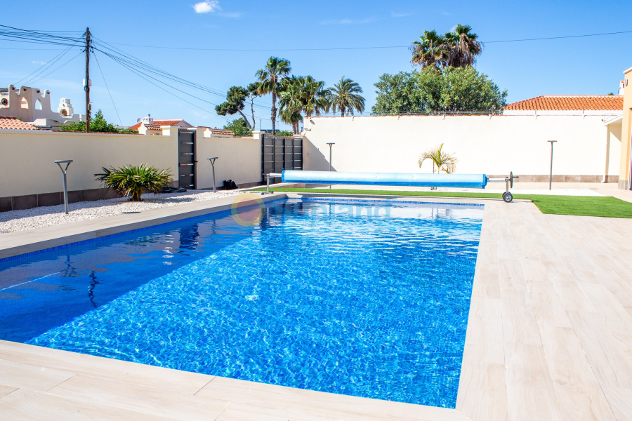 Segunda mano - Chalet - Torrevieja - La Siesta