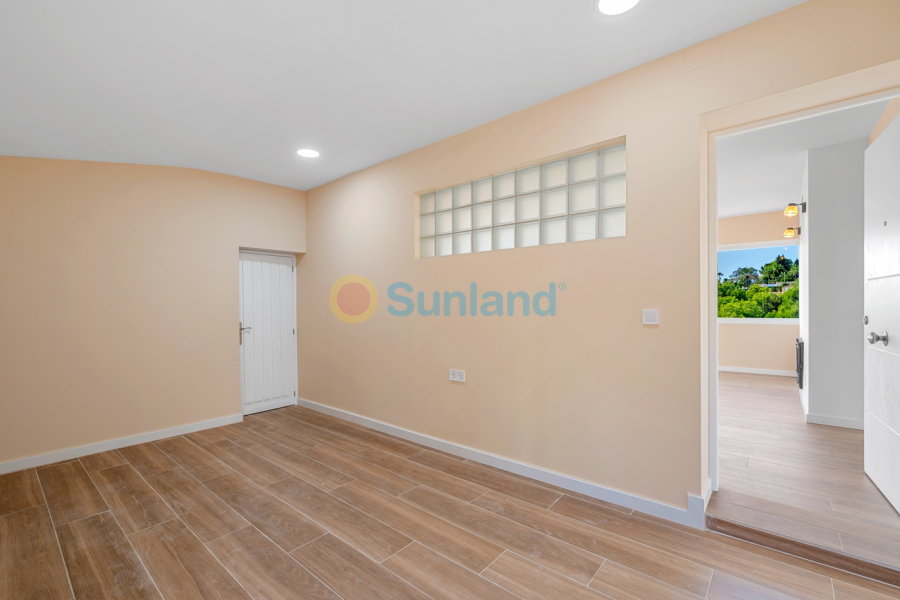 Resale - Villa - La Nucía - La nucia