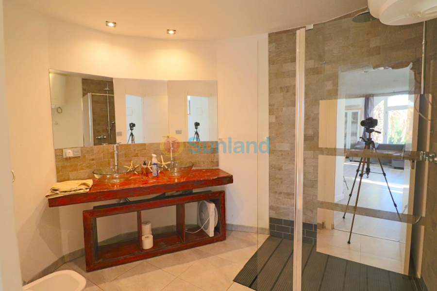 Resale - Villa - El Campello - 