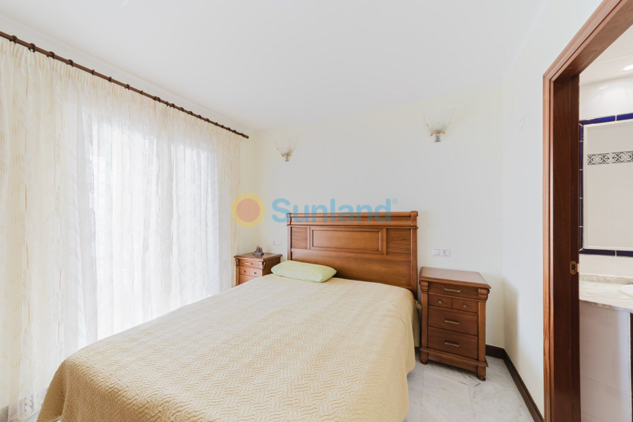 Resale - Apartamento - Torrevieja - Playa de Los Locos