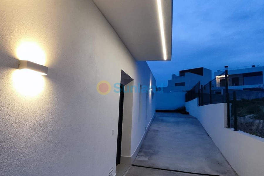 Вторичка - Bилла - Ciudad Quesada