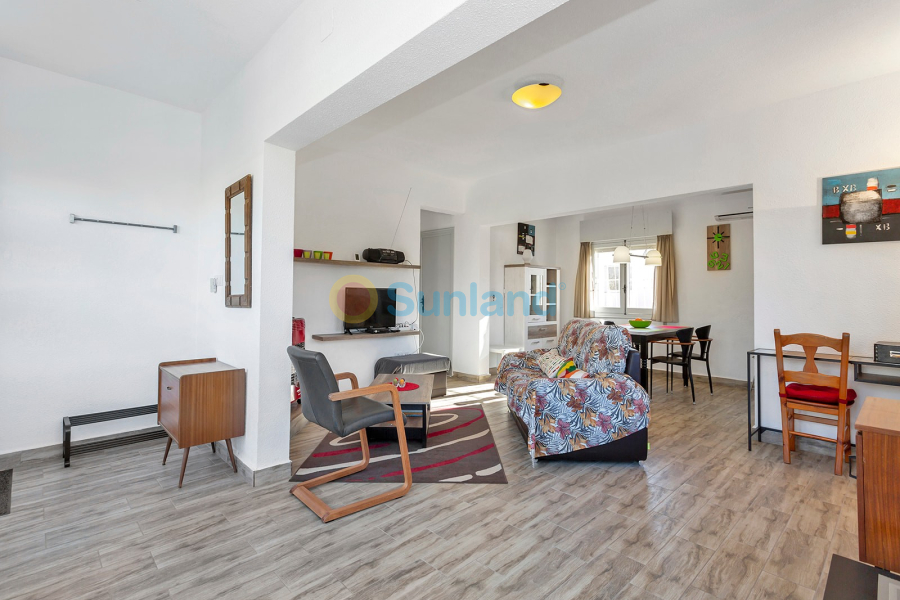 Resale - Villa - Torrevieja - 