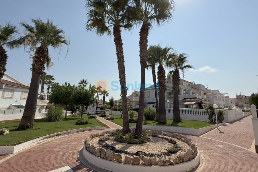 Resale - Apartment - Orihuela Costa - 