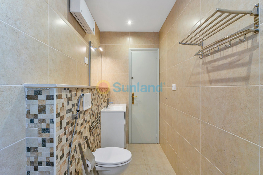 Resale - Villa - Torrevieja - 