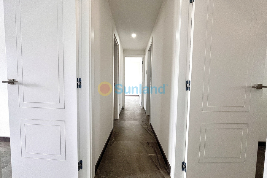 Resale - V - Los Balcones