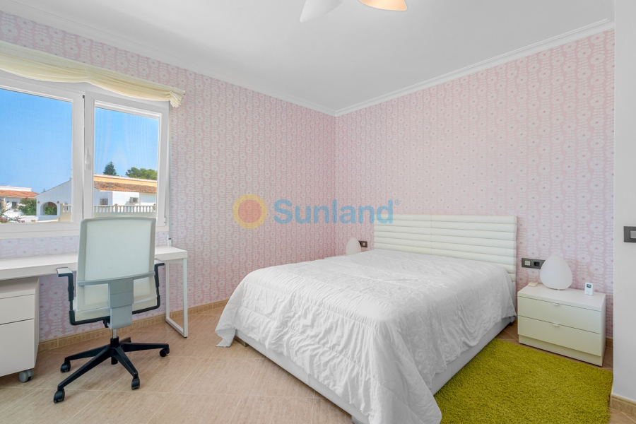 Resale - Villa - Benissa