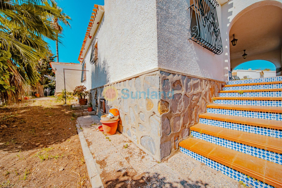 Resale - Villa - Orihuela Costa - Playa Flamenca
