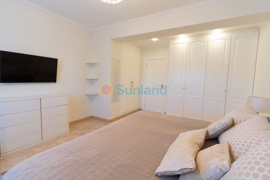 Resale - Villa - Torrevieja - 